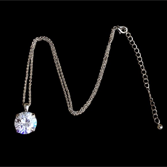 Clear Solitaire Rhinestone Pendant Necklace Silver Tone Chain Classic Elegant - Picture 2 of 8